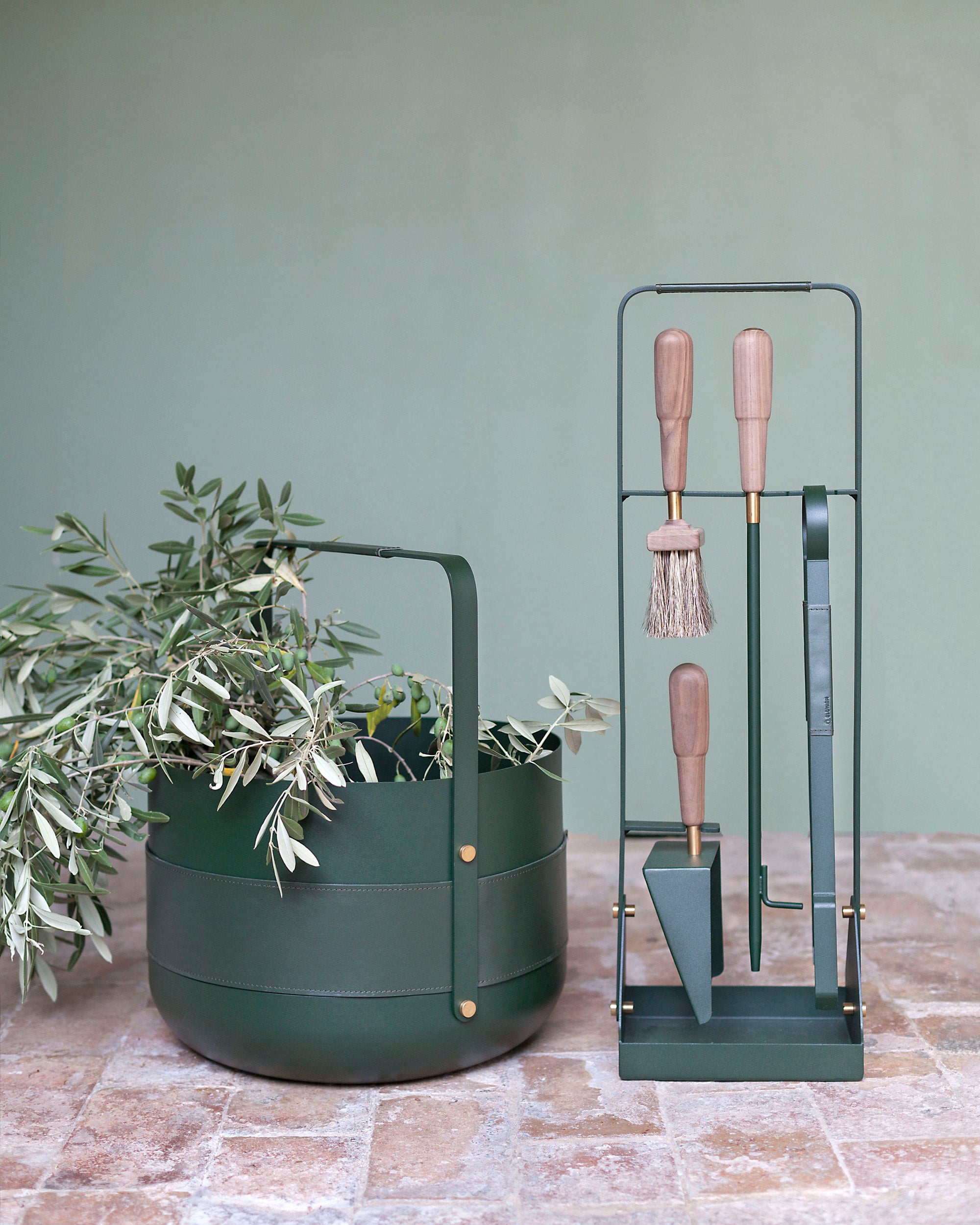 Eldvarm Emma Basket - Forêt in a styled interior setting