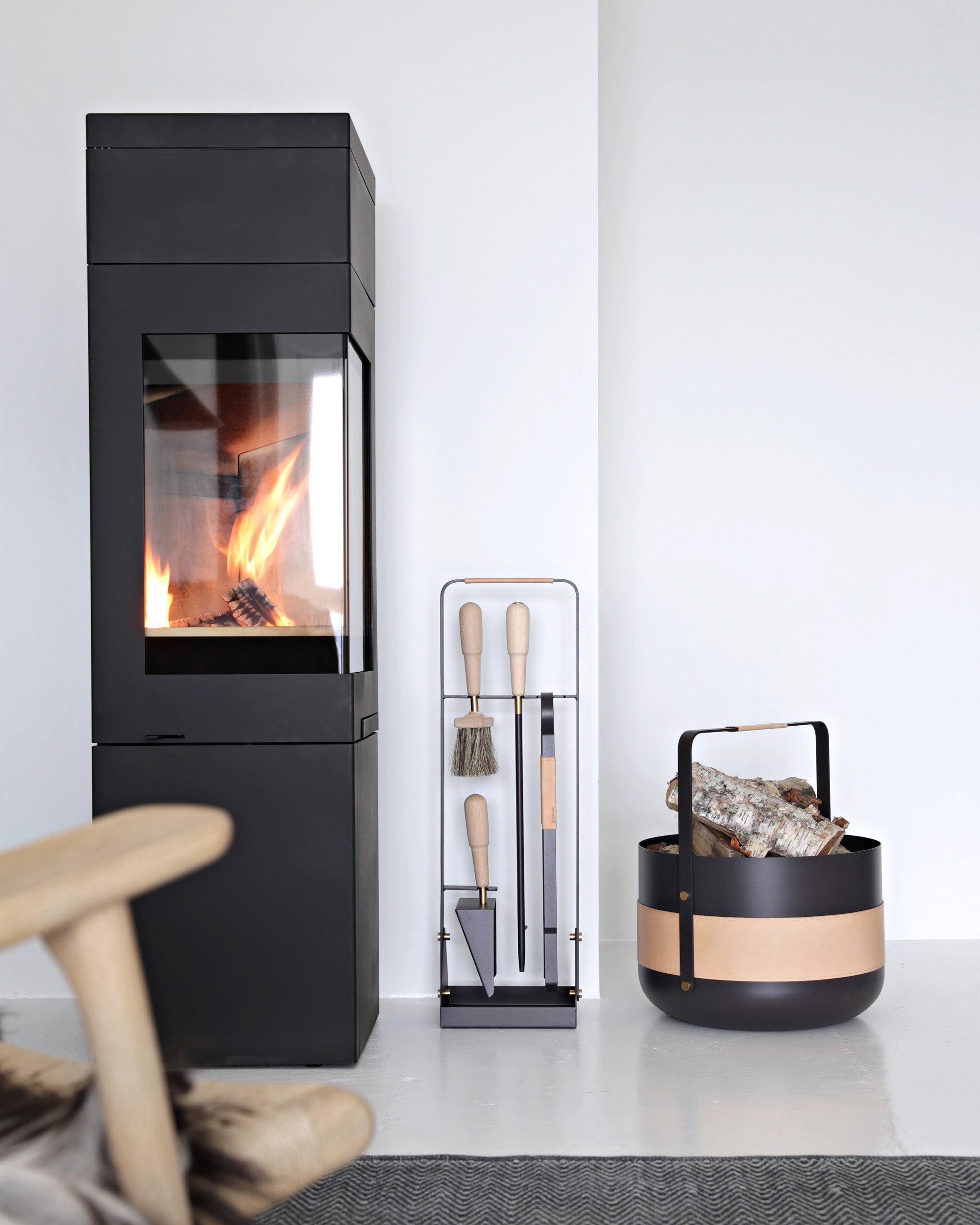 Eldvarm Emma Companion Set - Naturel in a styled interior setting