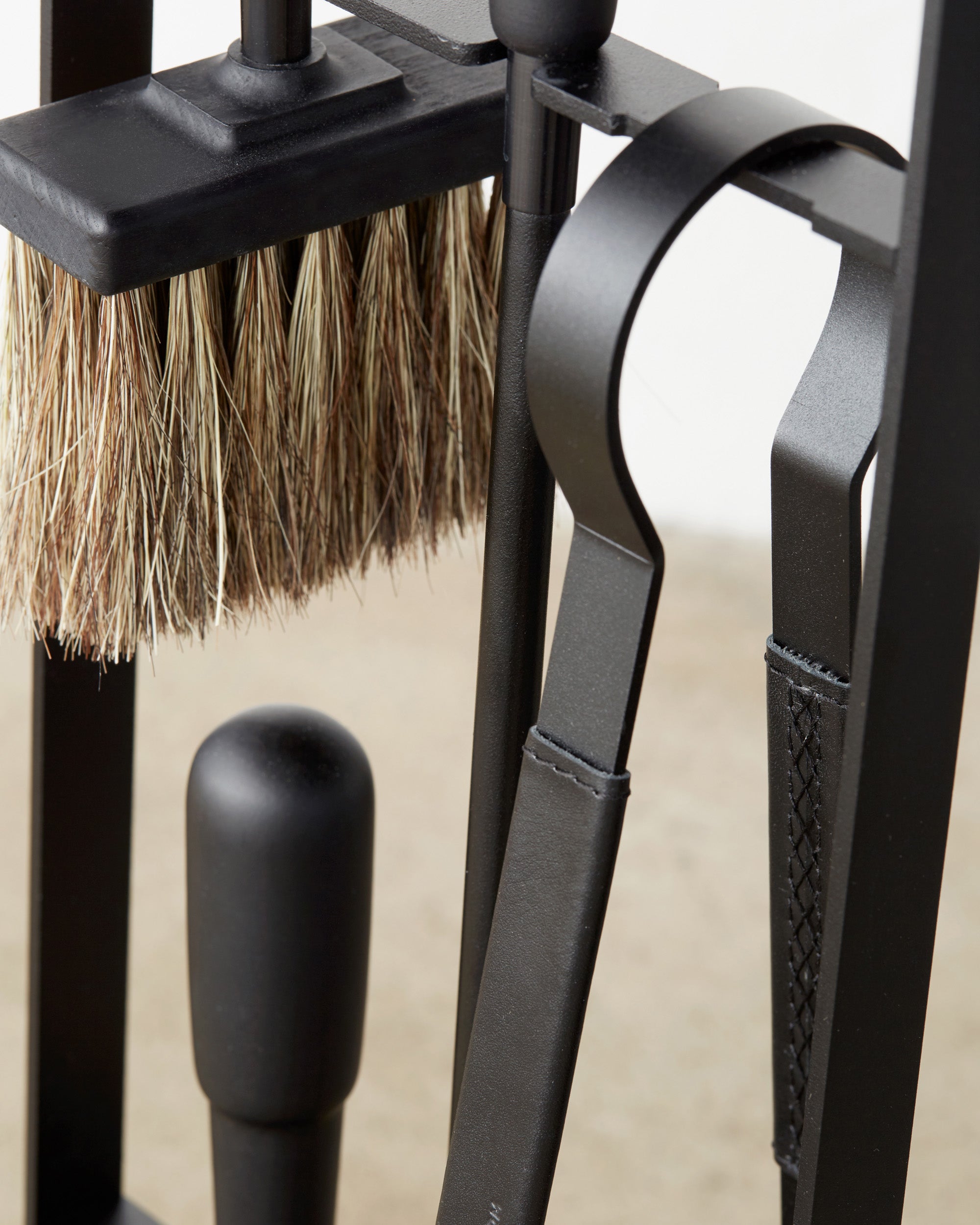 Eldvarm Emma Companion Set - Noir in a styled interior setting