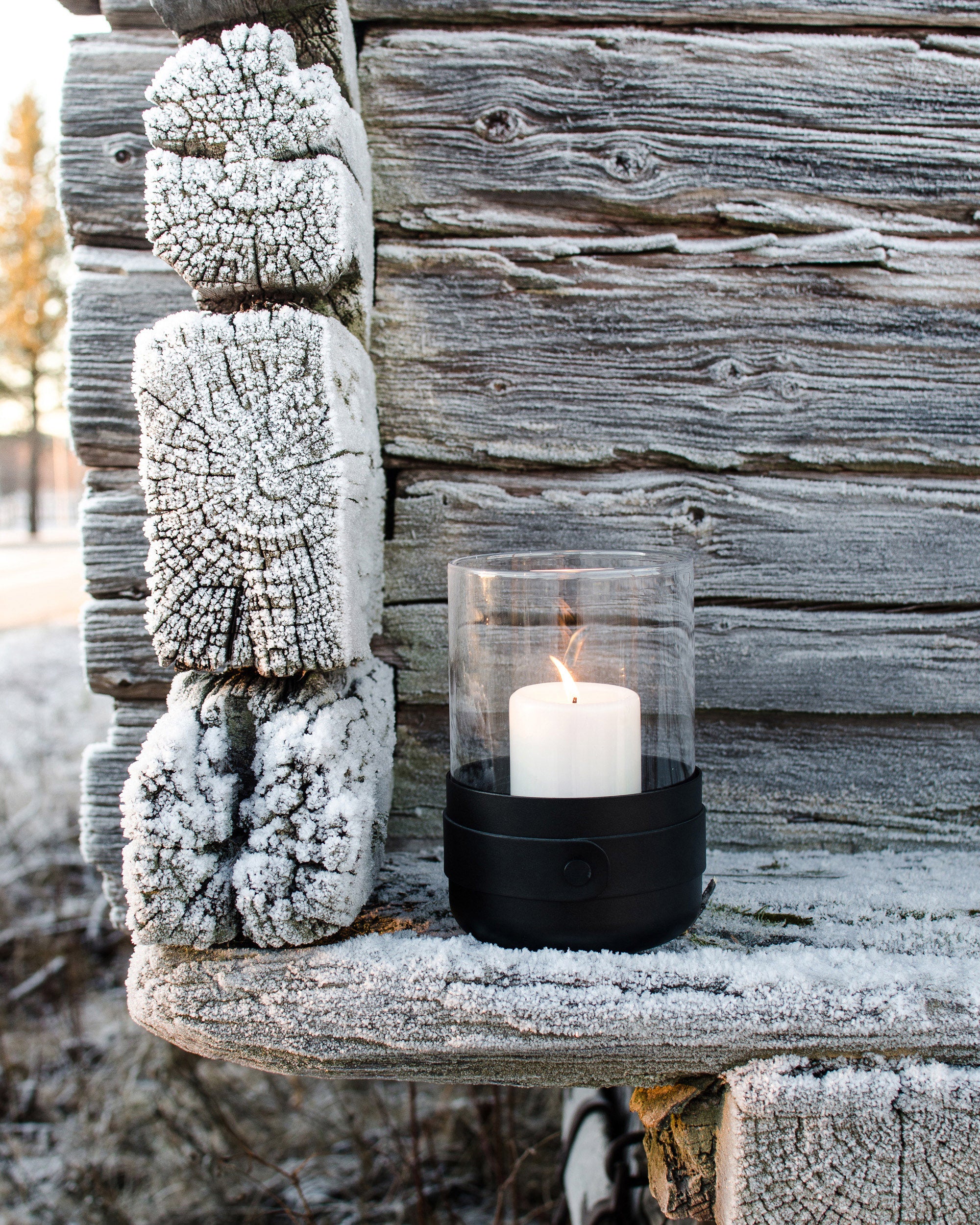 Eldvarm Emma Lantern - Noir in a styled interior setting