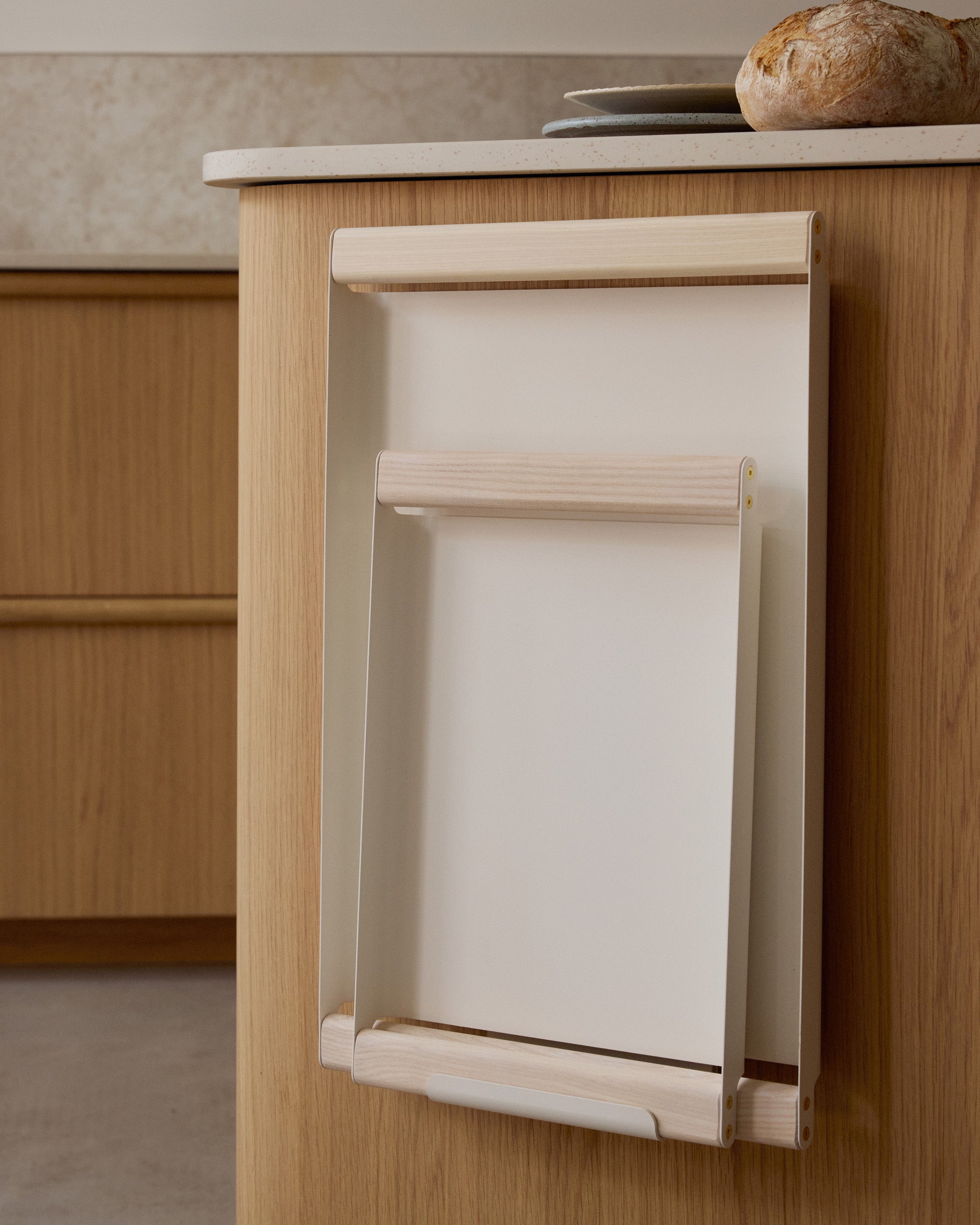 Eldvarm Fumi Tray Large - Blanc in a styled interior setting