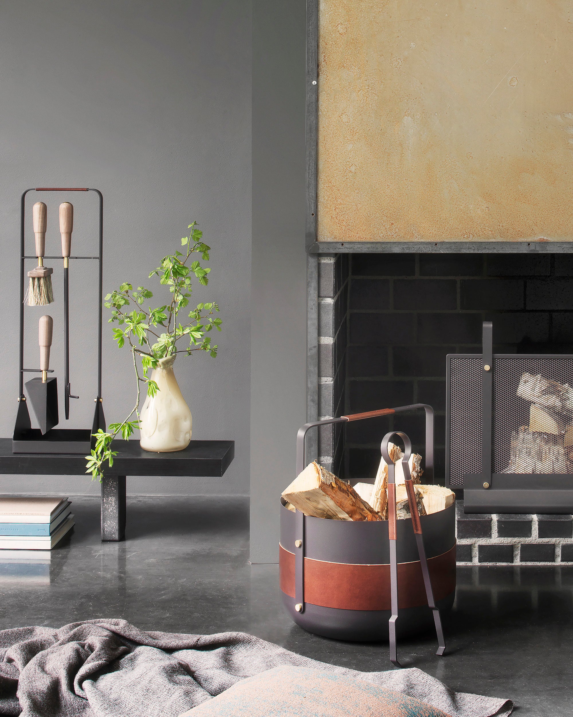 Eldvarm Emma Basket - Havane in a styled interior setting