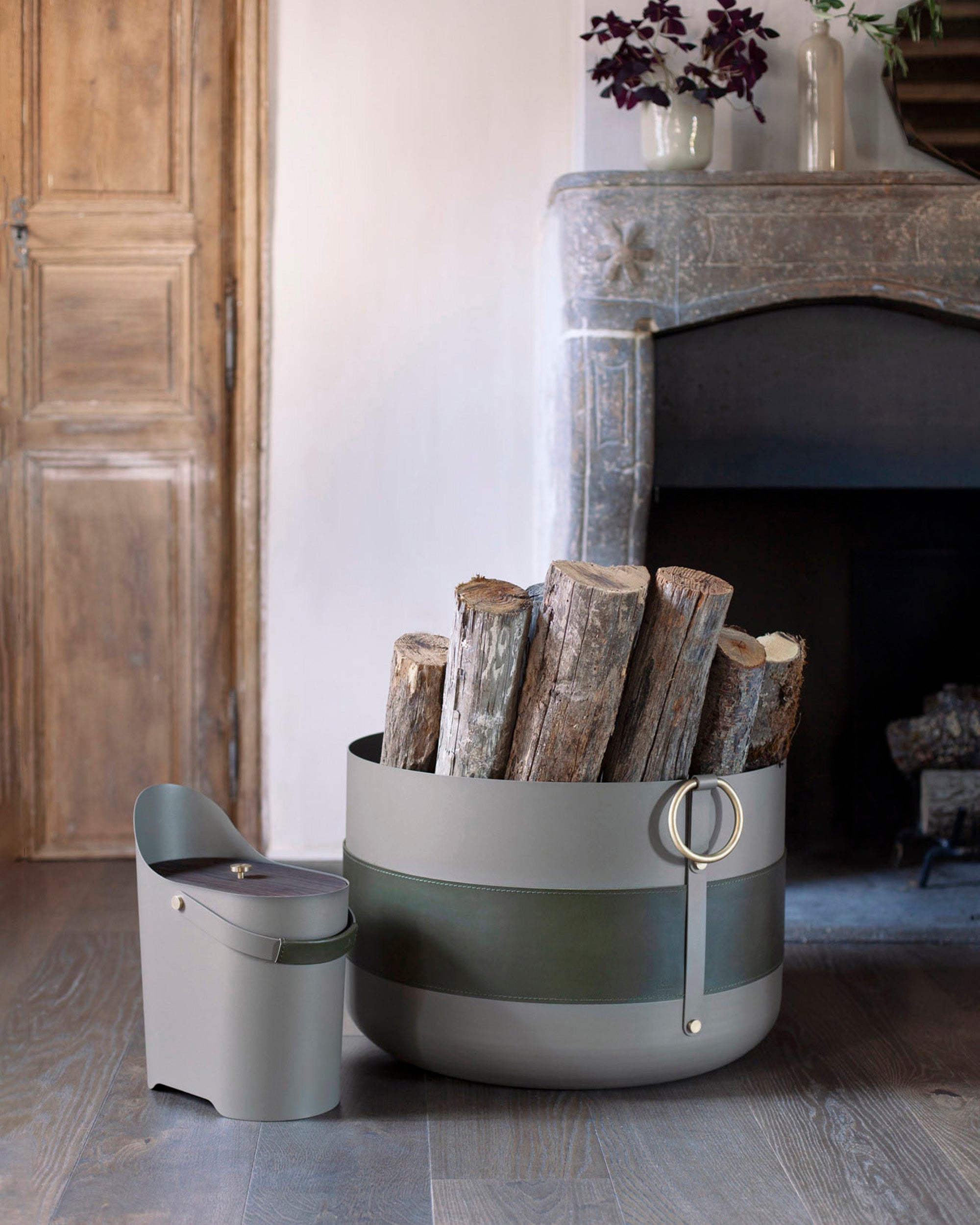 Eldvarm Emma Basket XL - Olive in a styled interior setting