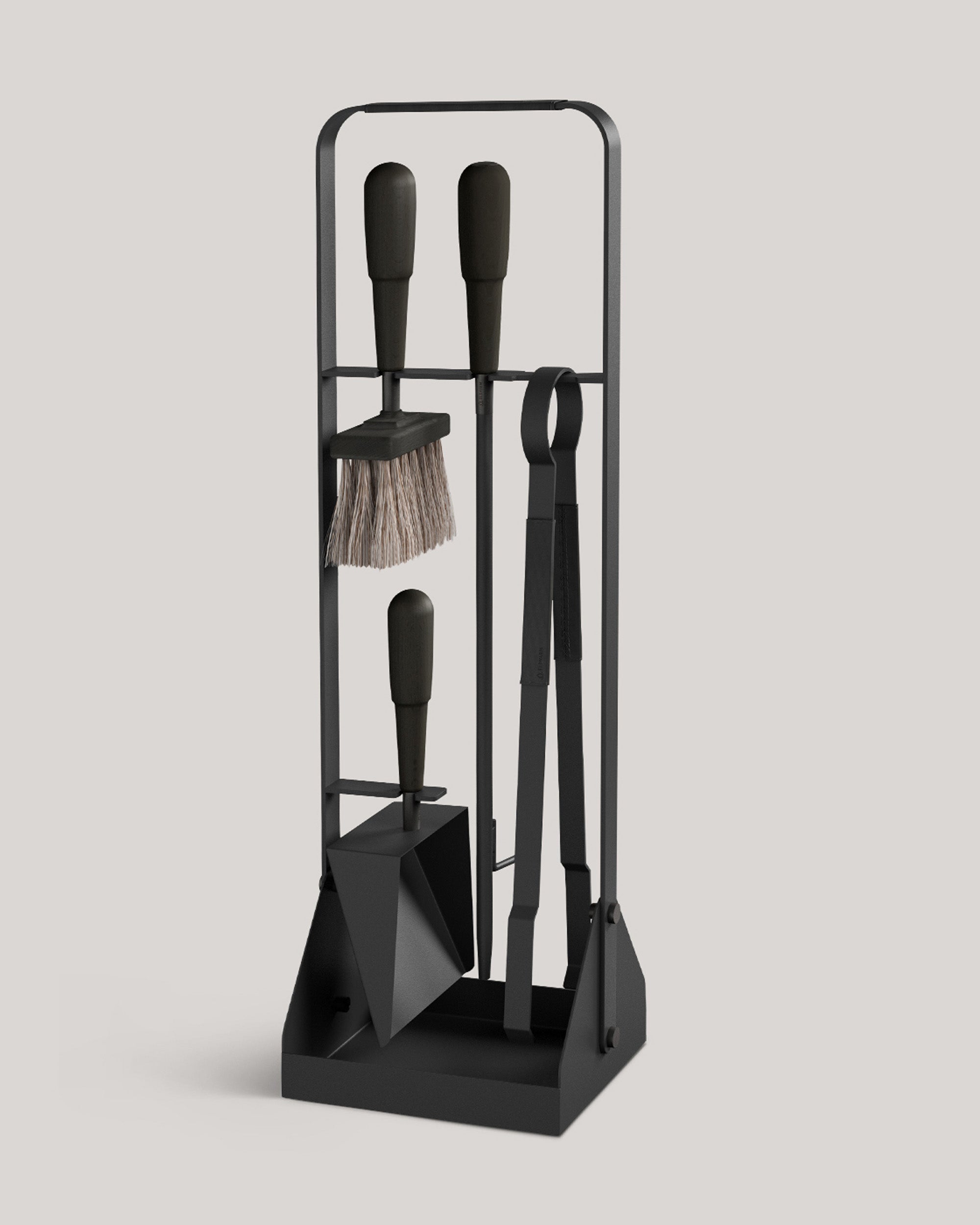 Eldvarm Emma Companion Set - Noir, fireplace companion set with poker, shovel, brush and stand in powder-coated steel with wood handles and brass details