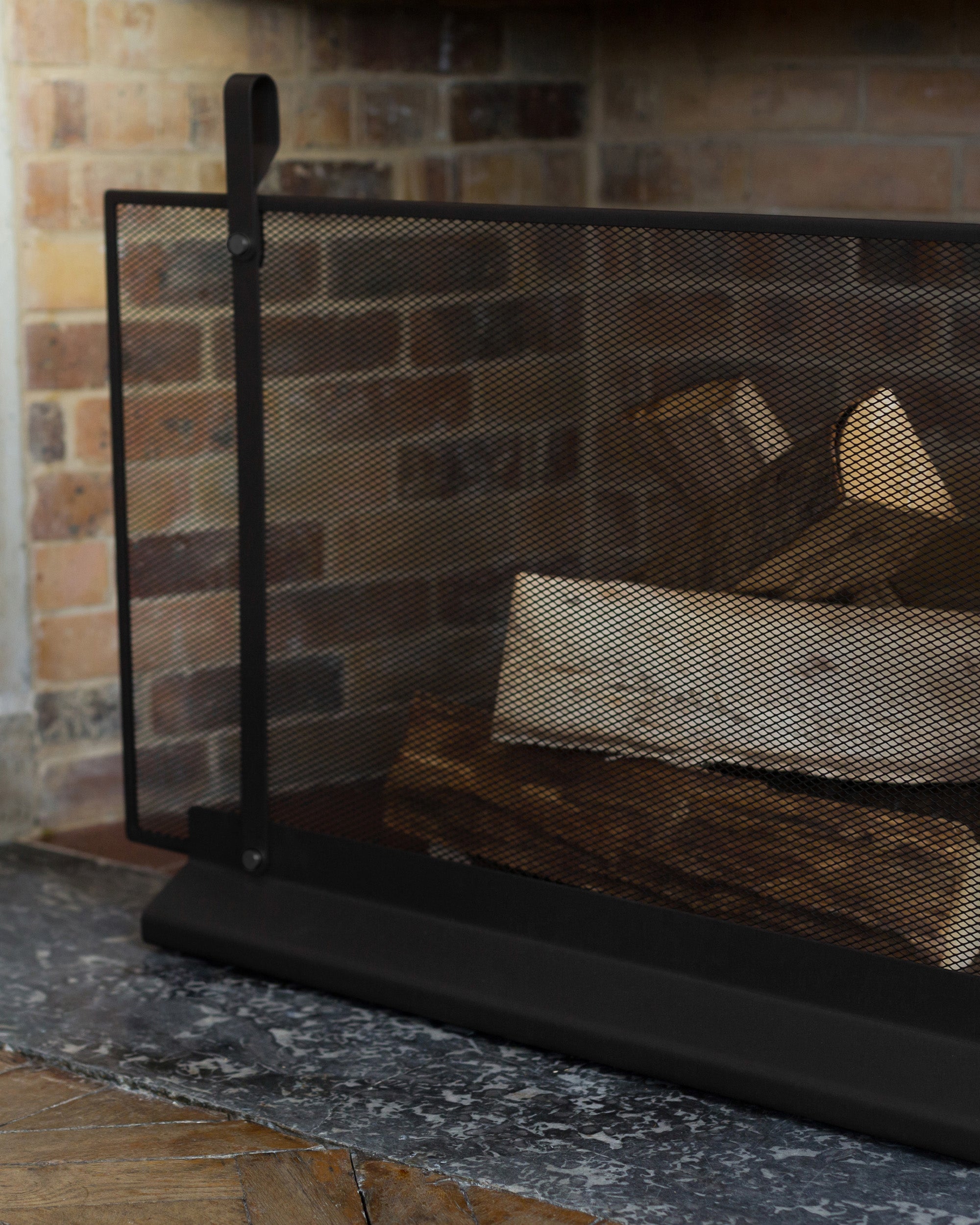 Emma Fireplace Screen Small - Noir A