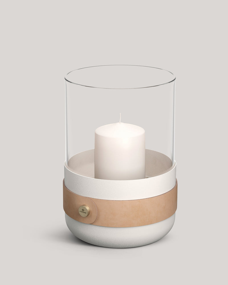 Eldvarm Emma Lantern - Blanc, candle lantern in powder-coated steel with hand-blown glass, leather straps and brass details