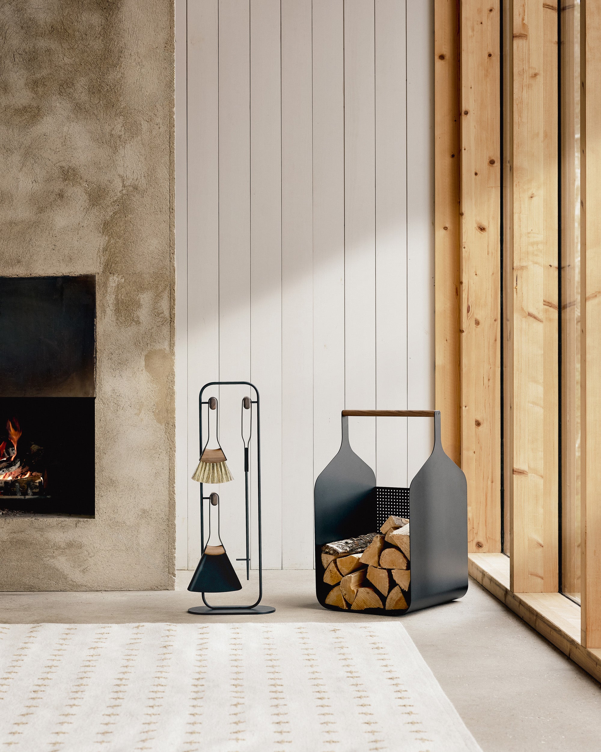 Eldvarm Fumi Companion Set - Noir in a styled interior setting