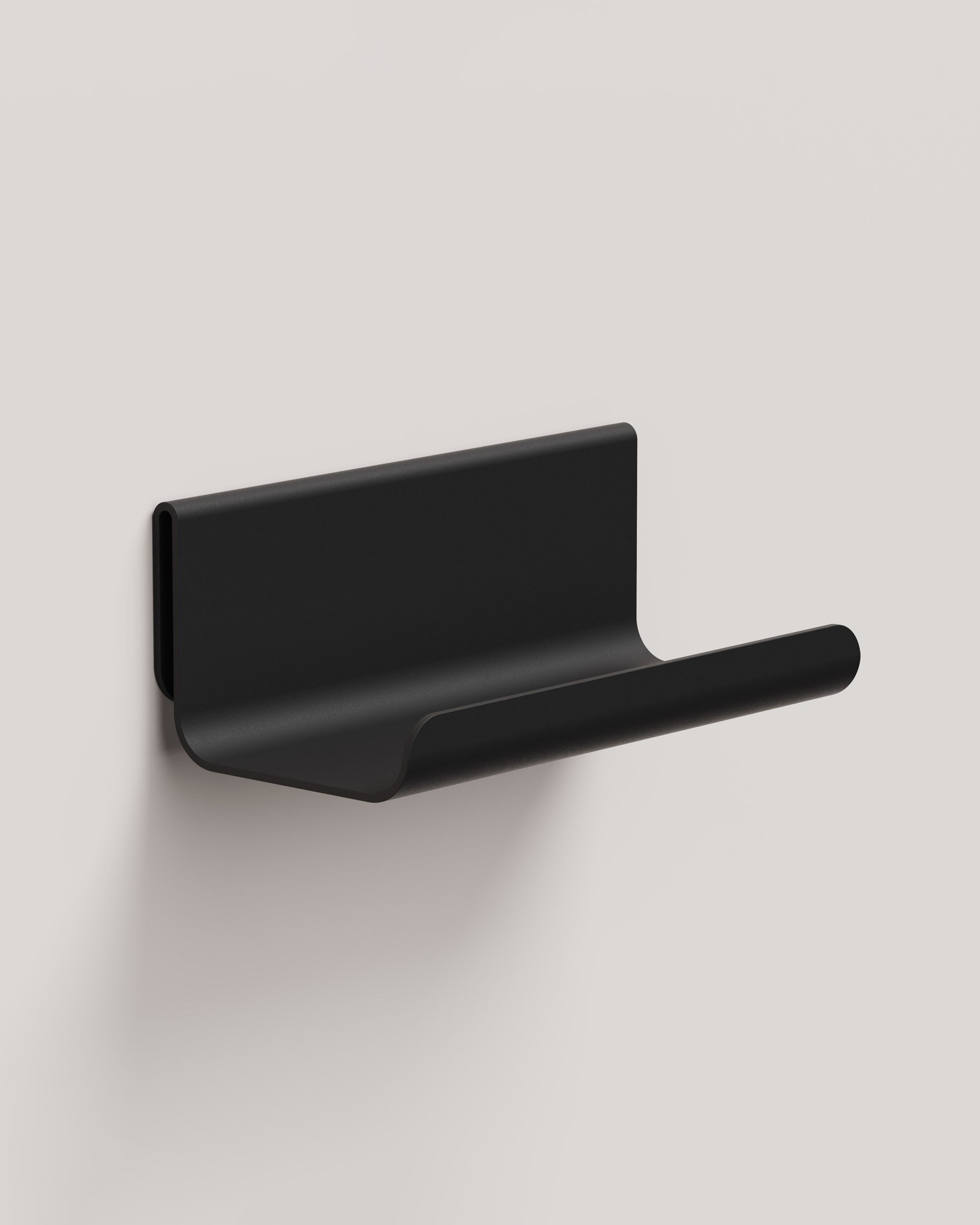Eldvarm Fumi Shelf - Noir, wall-mounted display shelf in powder-coated steel