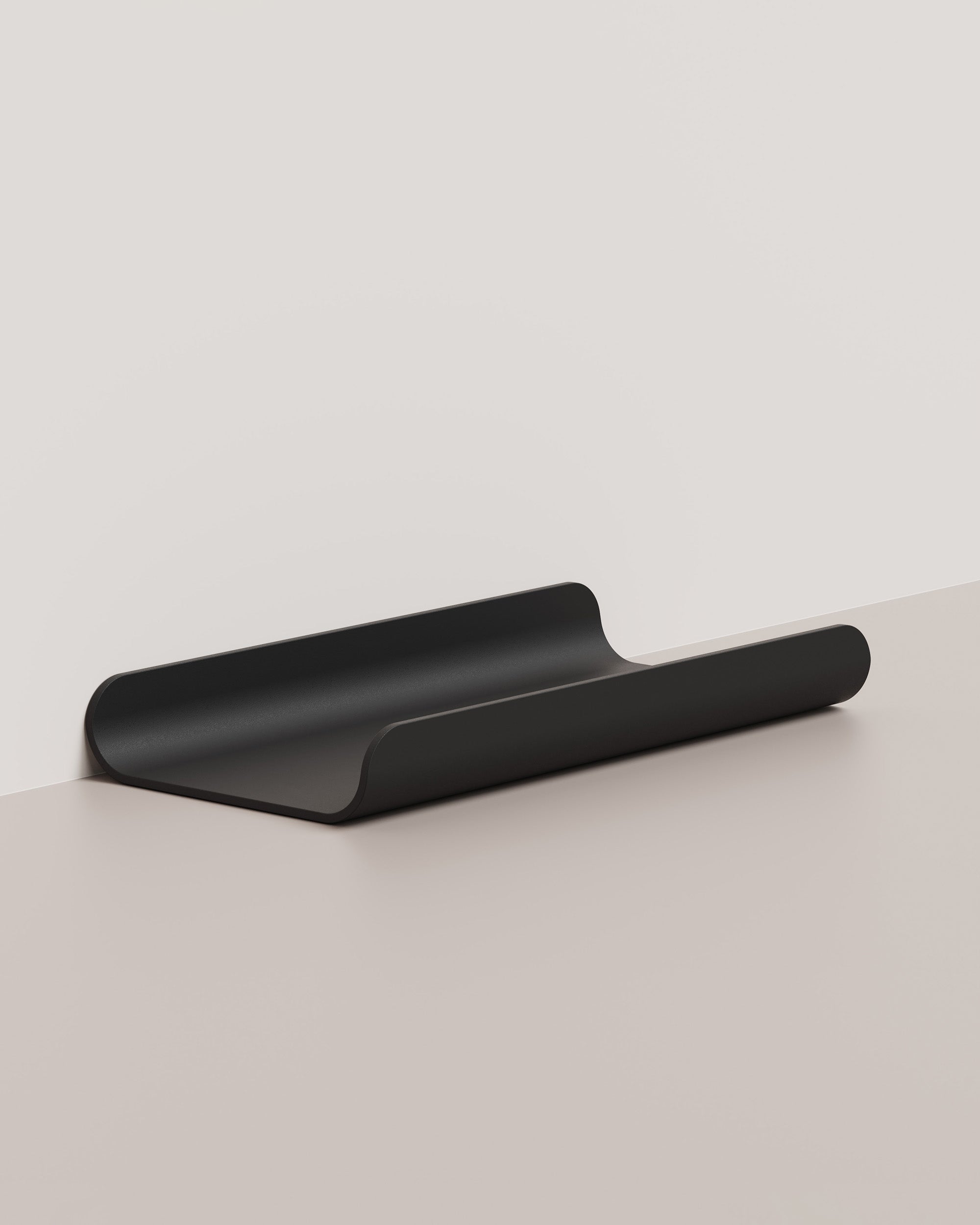 Eldvarm Fumi Stand - Noir, freestanding display stand in powder-coated steel