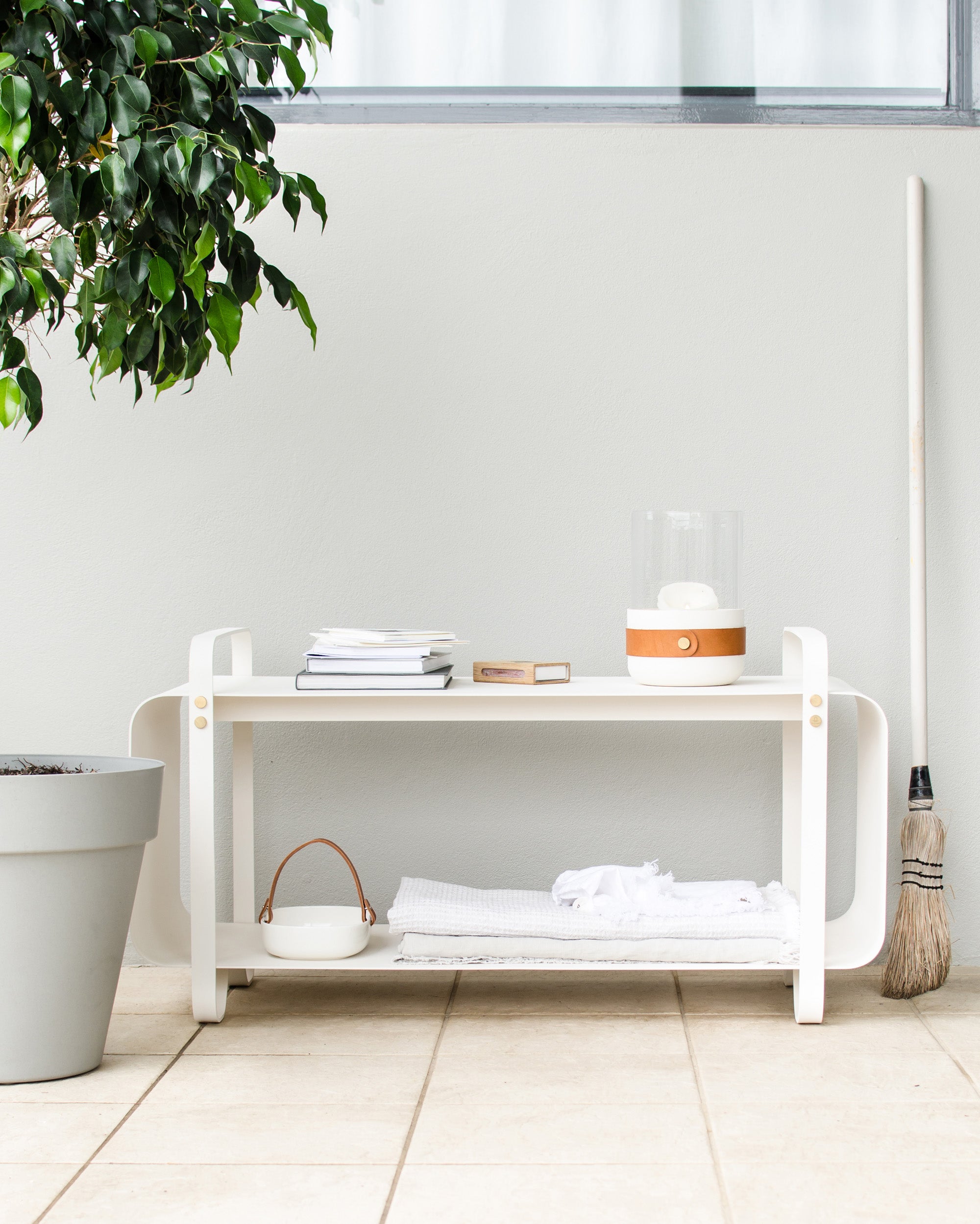 Eldvarm Ninne Bench Outdoor - Blanc in a styled interior setting