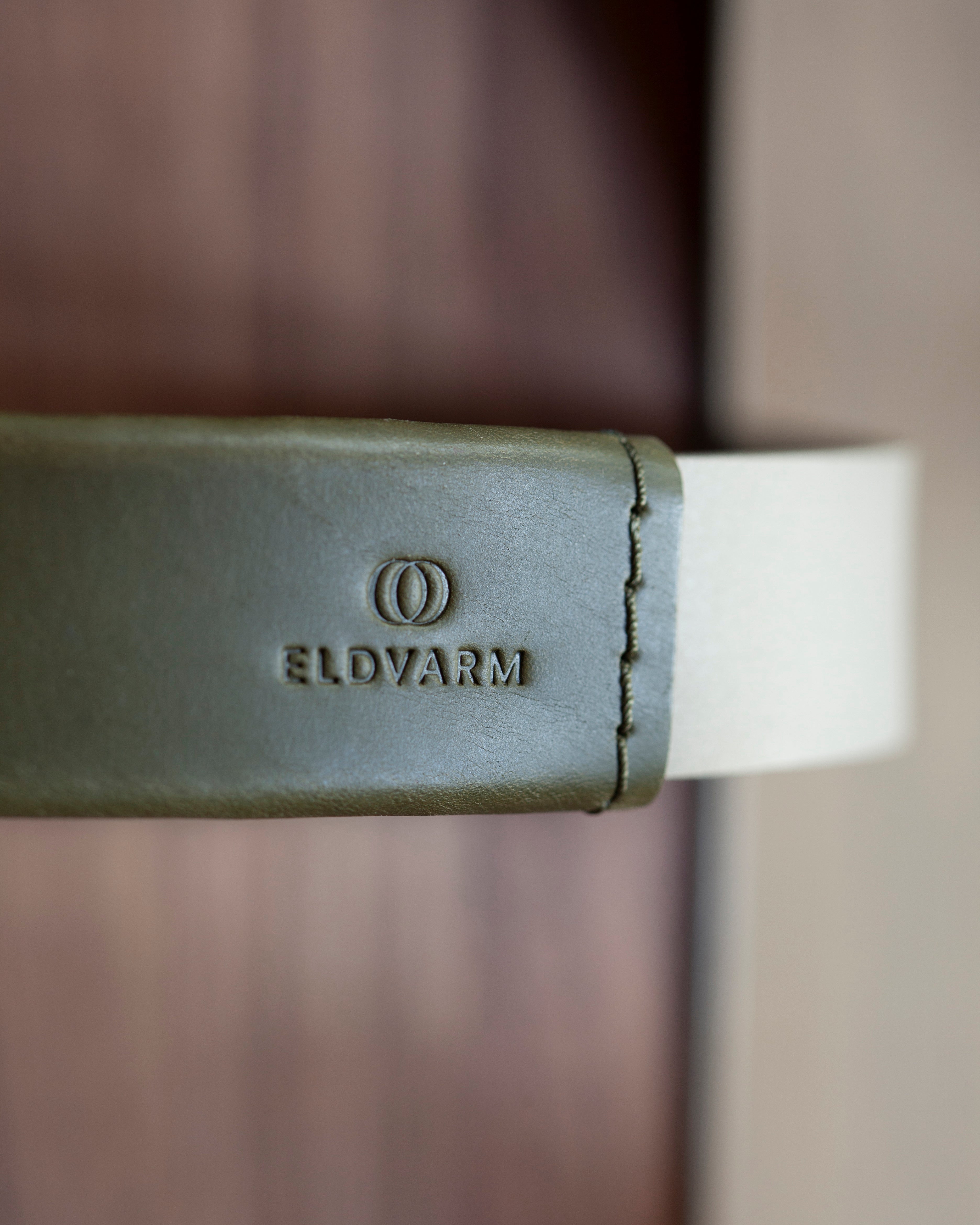 Eldvarm Tilda Kindling & Ash Bucket - Olive, detail view