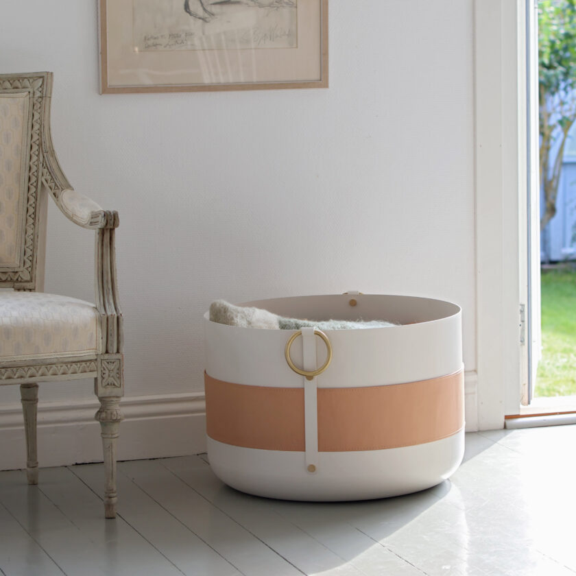 Emma Basket XL in Blanc with blanket